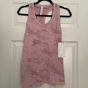 NWT Athleta Momentum Camo Tank